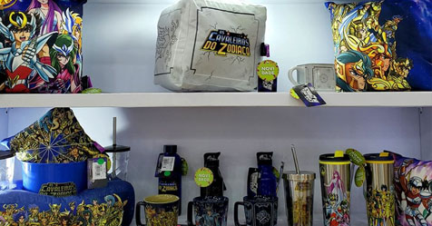 Zona Criativa: lanamento de canecas, squeezes, almofadas e diversos produtos dos Cavaleiros do Zodaco!